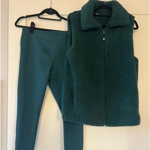 Zella vest with side pockets